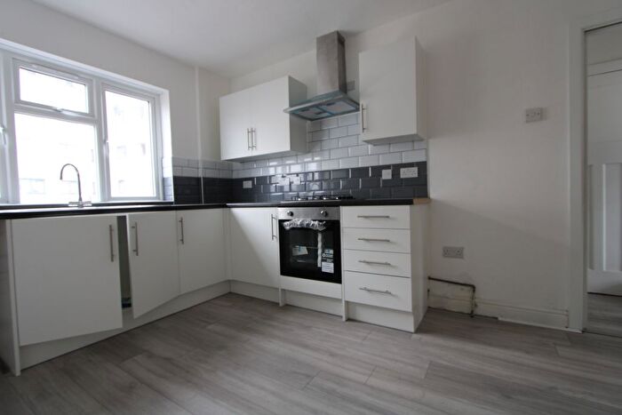 3 Bedroom Flat To Rent In Greenford Road, Greenford, UB6