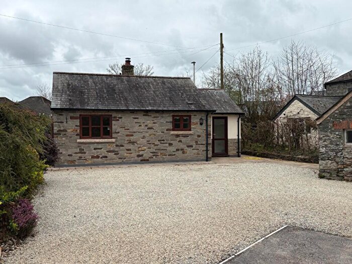 1 Bedroom Detached Bungalow For Sale In Old Launceston Road, Tavistock, Devon, PL19