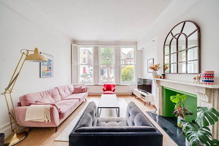 2 Bedroom Flat For Sale In Brondesbury Villas, Queens Park, NW6