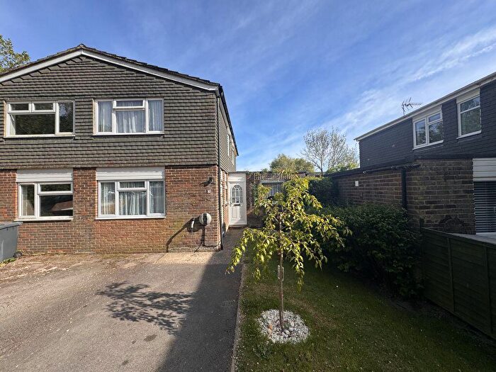 3 Bedroom Semi-Detached House For Sale In Ryde Lands, Cranleigh, GU6