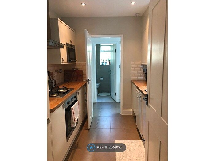 1 Bedroom Flat To Rent In Constantine Road, London, NW3