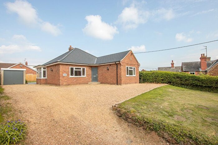 3 Bedroom Detached Bungalow For Sale In Sandringham Road, Dersingham, King's Lynn, PE31