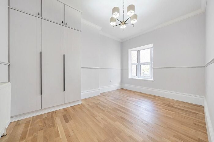 1 Bedroom Flat To Rent In Kew Road, Richmond, TW9
