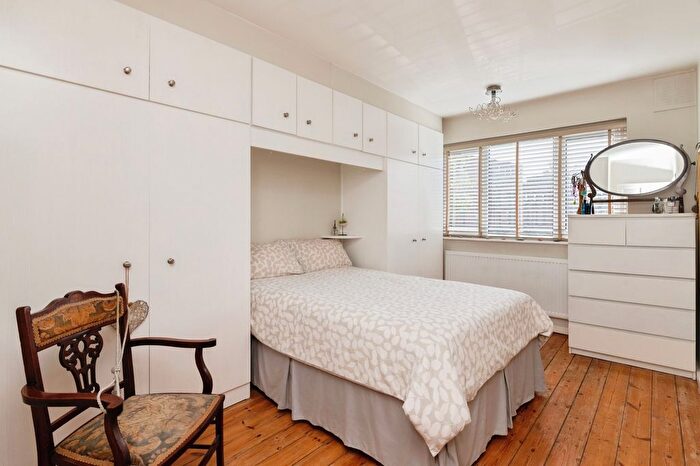 3 Bedroom Flat For Sale In Little Gearies, Cranbrook Road, Ilford, IG6