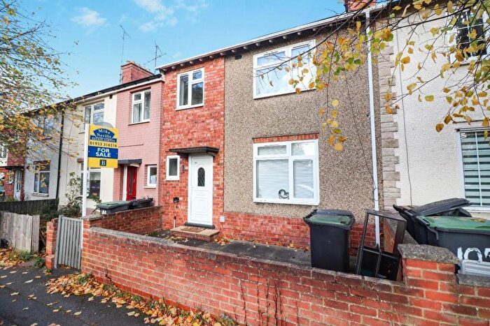 3 Bedroom Terraced House For Sale In Trafford Road, Rushden, NN10