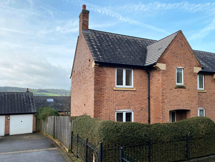 3 Bedroom Semi-Detached House For Sale In Morledge, Matlock, DE4