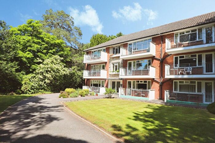 2 Bedroom Flat To Rent In Portarlington Road, Curzon Court, BH4