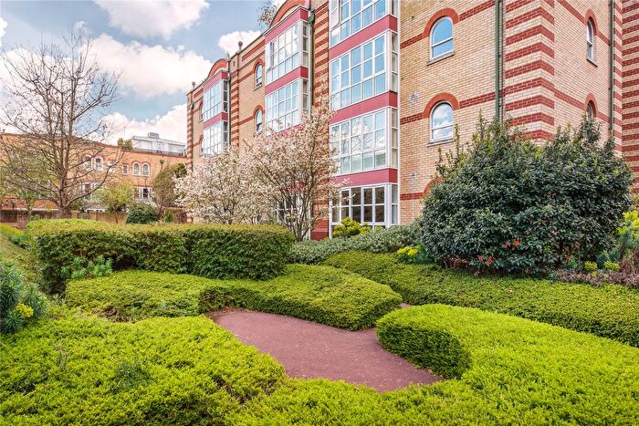 1 Bedroom Flat To Rent In Oriel Drive, London, SW13