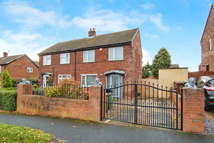 3 Bedroom Semi Detached House For Sale In Harewood Road, Wakefield, West Yorkshire, WF1