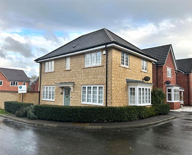 4 Bedroom Detached House For Sale In Haywain Halt, Chippenham, SN14