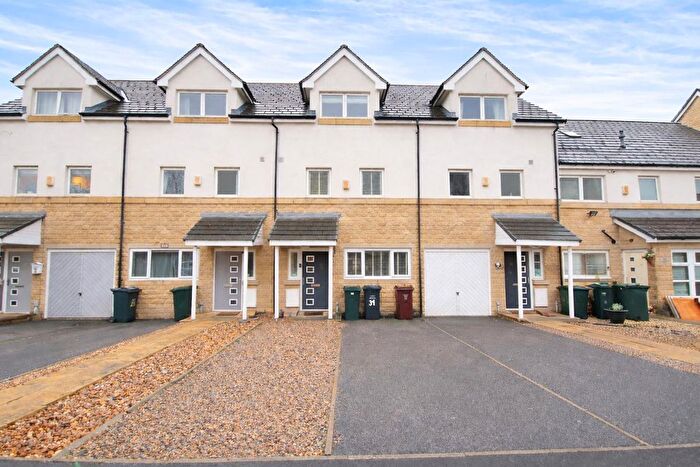 3 Bedroom Town House For Sale In Sovereign Court, Eccleshill, BD2