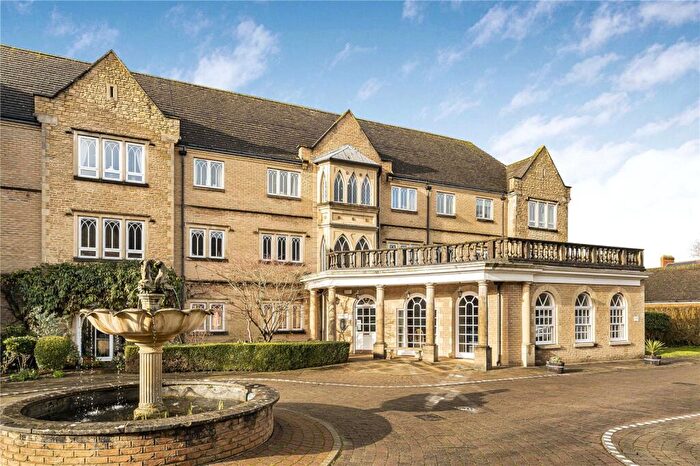 2 Bedroom Apartment For Sale In Burford Lodge, Pegasus Grange, Oxford, OX1