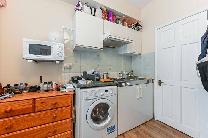 Studio To Rent In Cheniston Gardens, Kensington, London, W8