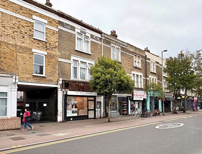 2 Bedroom Flat To Rent In Lea Bridge Road, London, E10