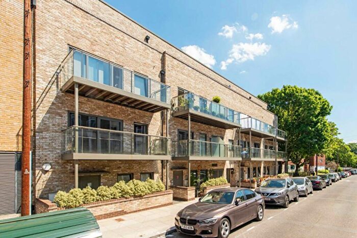 3 Bedroom Flat To Rent In Allcroft Road, Allcroft Road, NW5