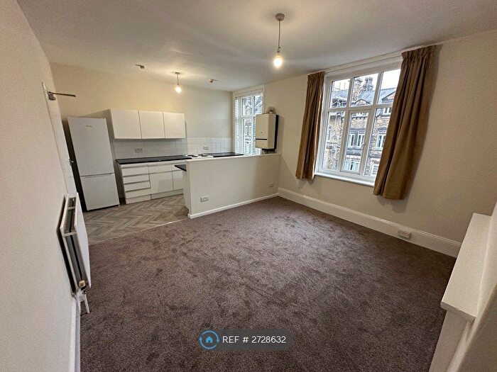 2 Bedroom Flat To Rent In St. Marys Avenue, Harrogate, HG2
