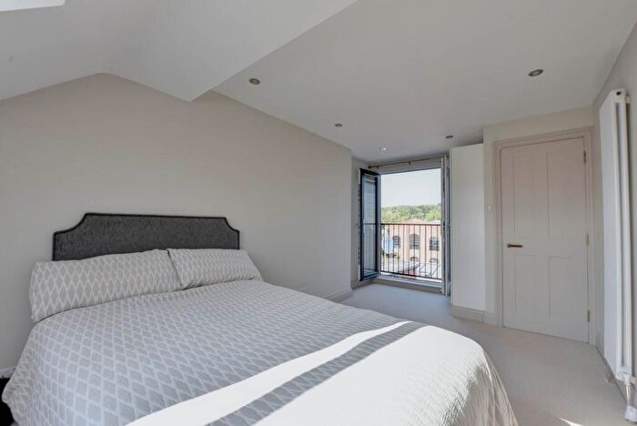 4 Bedroom Semi-Detached House For Sale In Reading Road, Henley-On-Thames, RG9