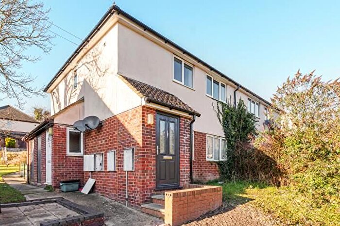2 Bedroom Flat To Rent In Tilling Crescent, High Wycombe, HP13