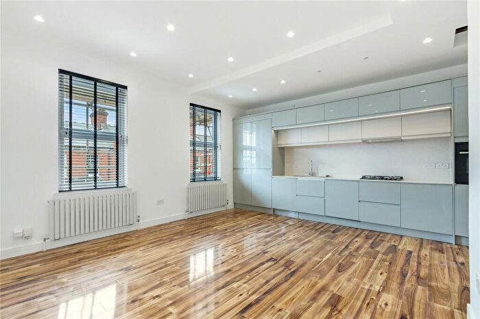 2 Bedroom Apartment To Rent In Constantine Road, London, NW3