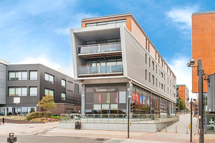 1 Bedroom Flat For Sale In Burgage Square, Wakefield, WF1