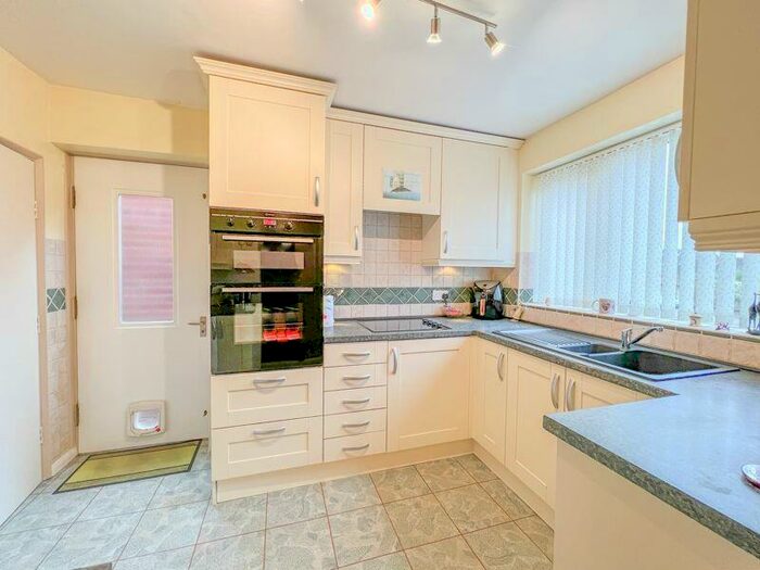 4 Bedroom Semi-Detached House For Sale In Mayland Drive, Streetly, Sutton Coldfield, B74