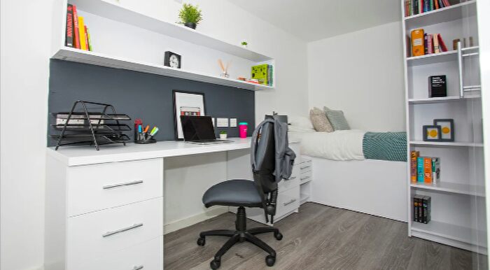 Studio To Rent In Popes Lane, London, W5