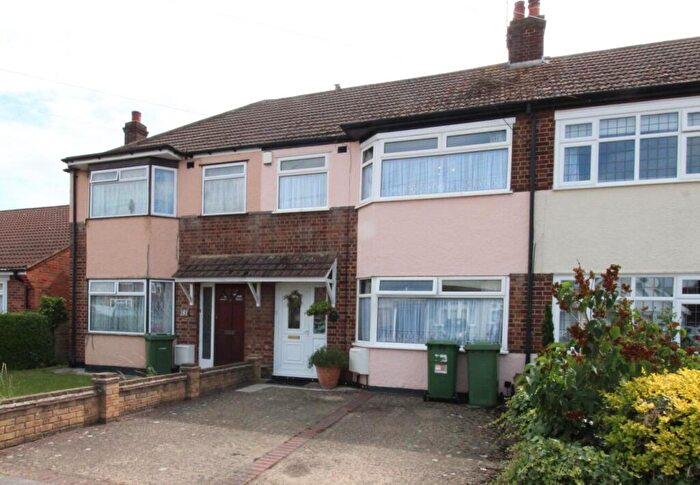 3 Bedroom Terraced House For Sale In Roseberry Gardens, Cranham, Essex, RM14