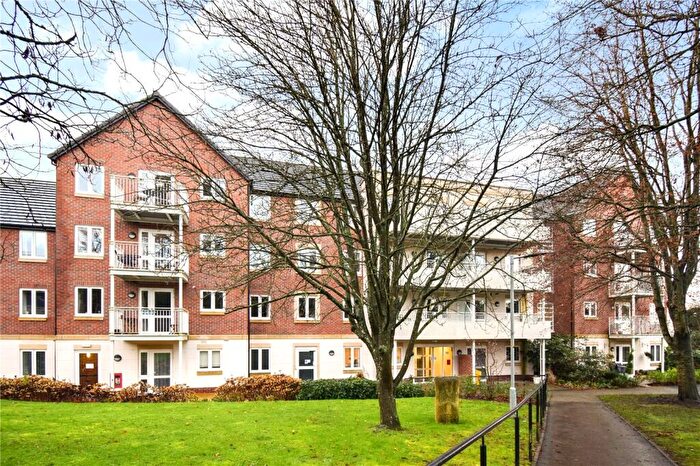 2 Bedroom Apartment For Sale In Bath Road, Devizes, Wiltshire, SN10