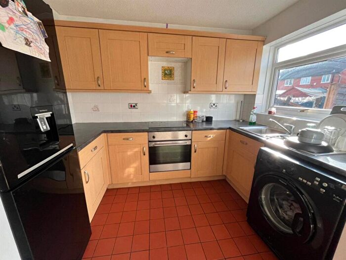 2 Bedroom Mews To Rent In Ashtongate, Preston, PR2