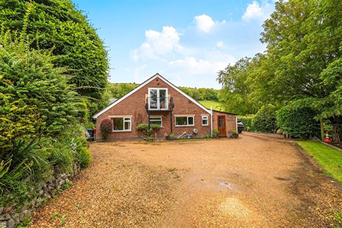4 Bedroom Detached House For Sale In Westbury Road, Edington, BA13