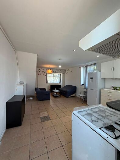 2 Bedroom Semi-detached House To Rent In Fallow Close, Chigwell, IG7