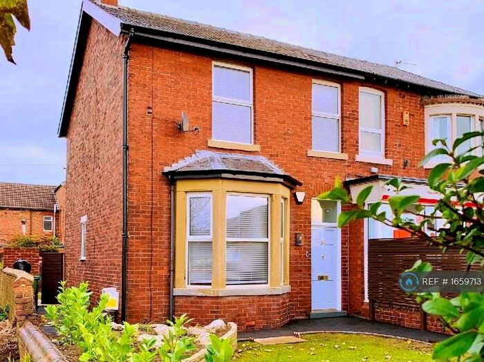 3 Bedroom Semi-Detached House To Rent In Commonside, Lytham St. Annes, FY8