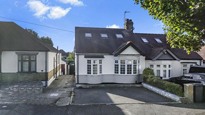 4 Bedroom Semi Detached Bungalow For Sale In Seymour Road, North Chingford, E4
