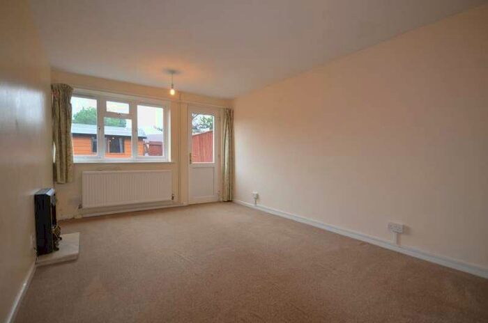 3 Bedroom Terraced House To Rent In Faraday Close, Arborfield, RG2