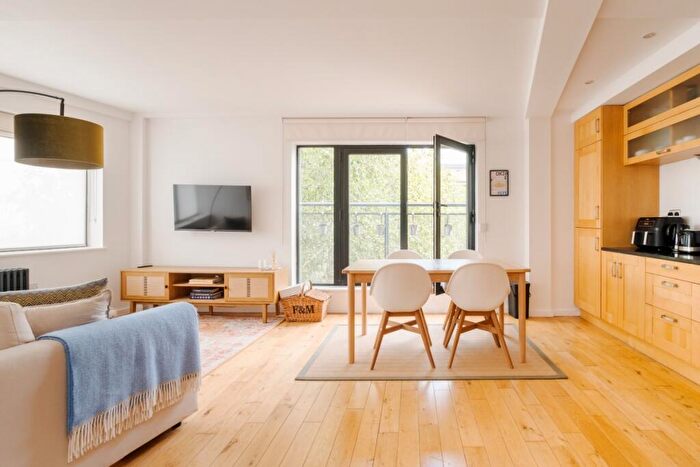 2 Bedroom Flat To Rent In Rufford Street King Cross, N1