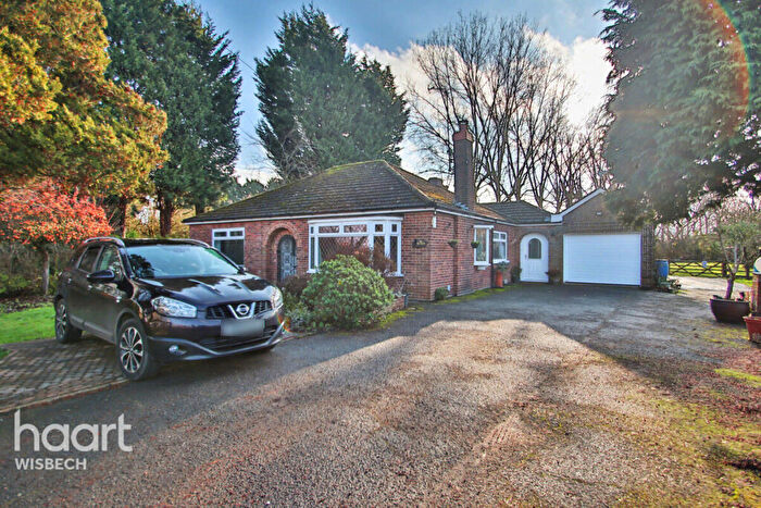 3 Bedroom Detached Bungalow For Sale In Broadend Road, Wisbech, PE14