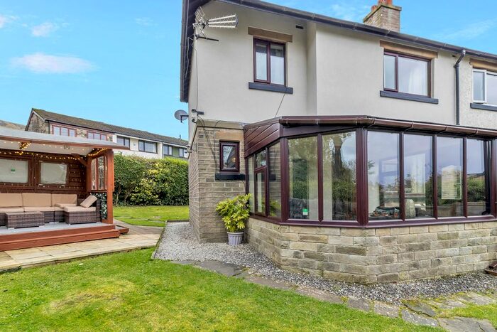 2 Bedroom Semi-Detached House For Sale In Lee Bottom Road, Todmorden, OL14