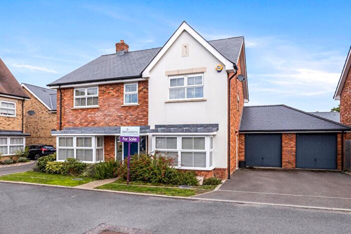 5 Bedroom Detached House For Sale In Bentley Gardens, Broadbridge Heath, RH12