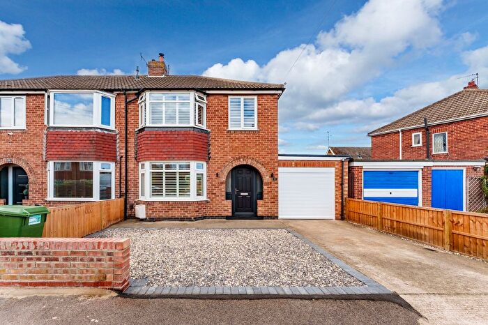 3 Bedroom Semi Detached House For Sale In Reighton Drive, York, YO30