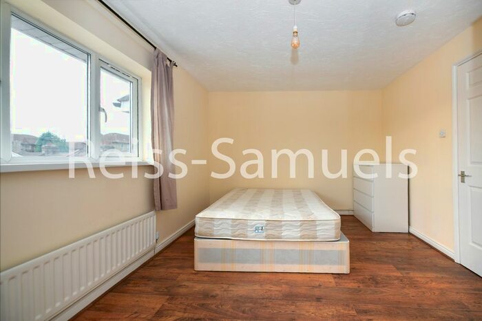5 Bedroom Terraced House To Rent In Cahir Street, Canary Wharf, Isle Of Dogs, London, E14