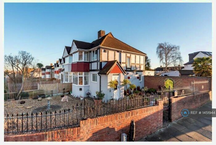 3 Bedroom Semi-Detached House To Rent In East Rochester Way, Sidcup, DA15