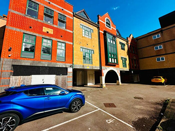 1 Bedroom Flat To Rent In St. Marys Place, Southampton, Hampshire, SO14