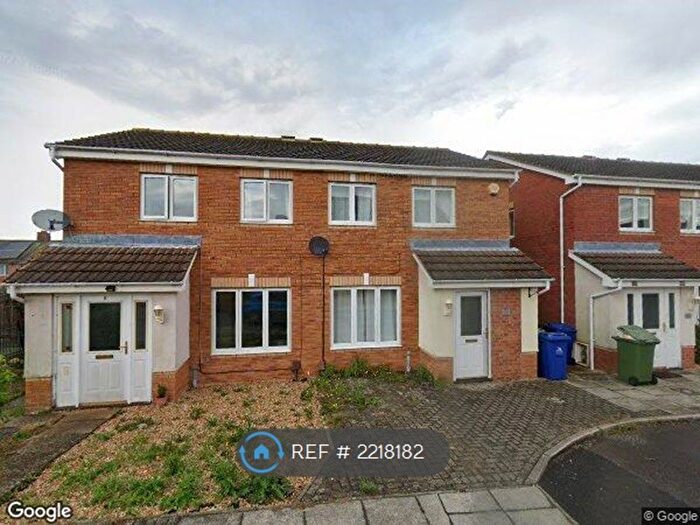 3 Bedroom Semi-Detached House To Rent In Utgard Way, Grimsby, DN33