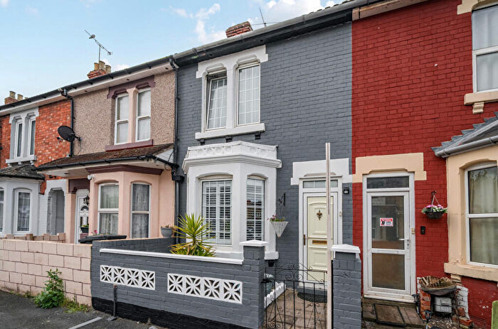 2 Bedroom Terraced House For Sale In Ponting Street, Swindon, SN1