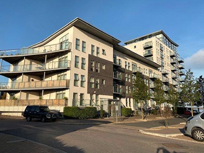 2 Bedroom Flat To Rent In Clarinda House, Clovelly Place, Greenhithe, Kent, DA9