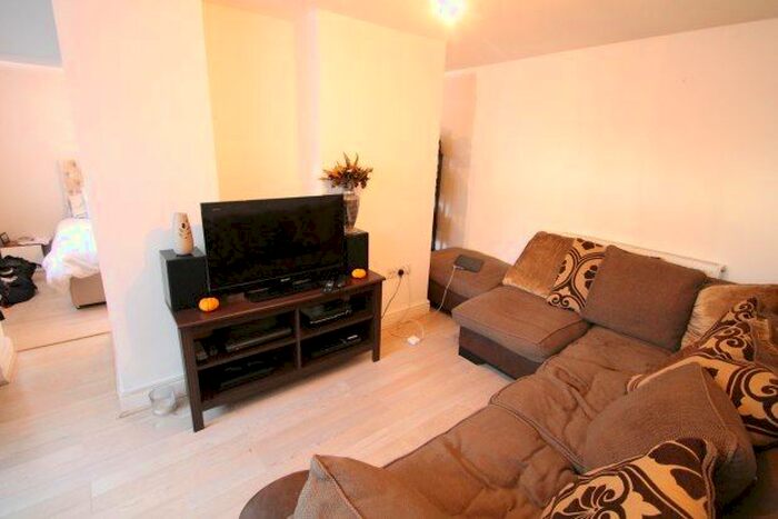 1 Bedroom Flat To Rent In Park Hill, Bromley, BR1