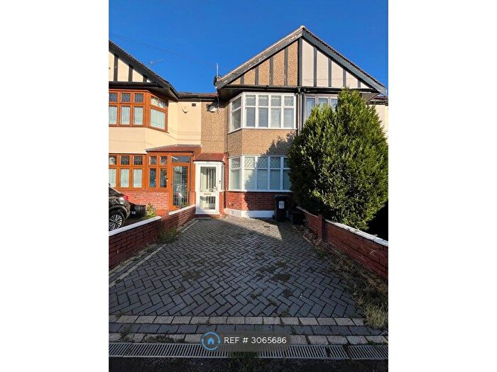 3 Bedroom Terraced House To Rent In Uplands Road, Woodford Green, IG8
