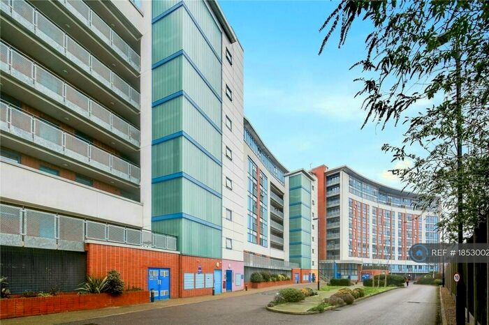 2 Bedroom Flat To Rent In Leamore Court, London, E2