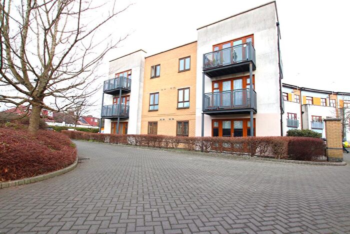 3 Bedroom Flat To Rent In Goodman Crescent, Croydon, CR0