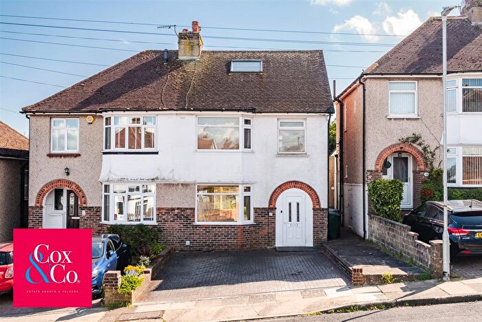 4 Bedroom Property For Sale In Burlington Gardens, Portslade, Brighton, BN41